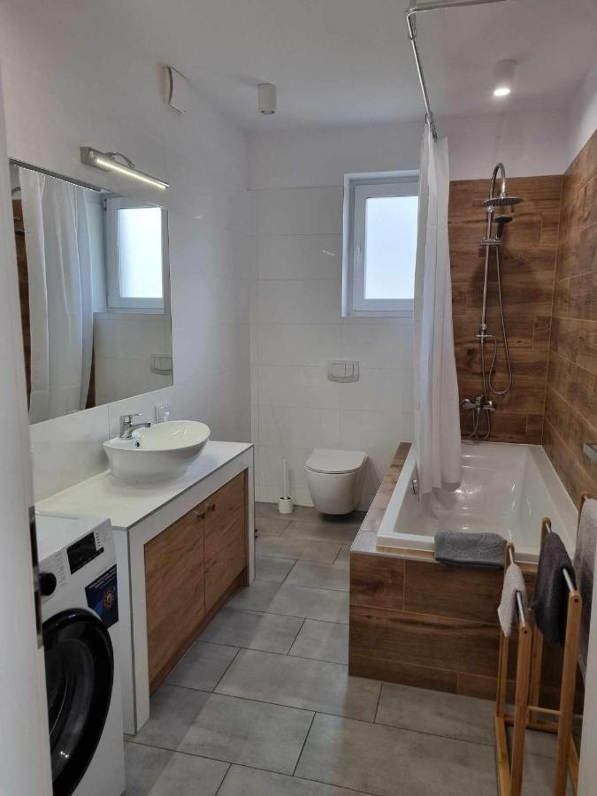 Domek Pod Swierkami -Apartament Swierkowy IV Kudowa Zdroj Ngoại thất bức ảnh